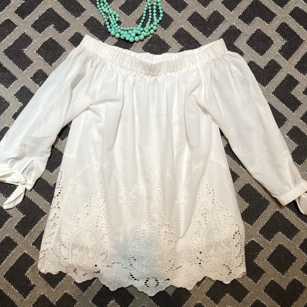 White Off-the-Shoulder Lace Top EUC